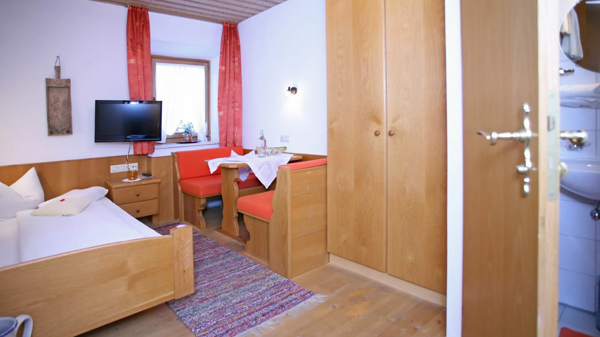 Beim Nuihausa Reit im Winkl Hotel